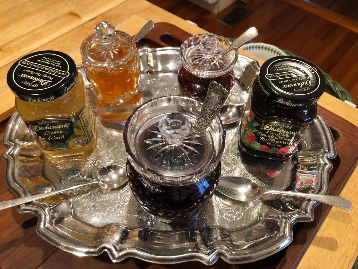 Silvershell Inn Marion Екстериор снимка