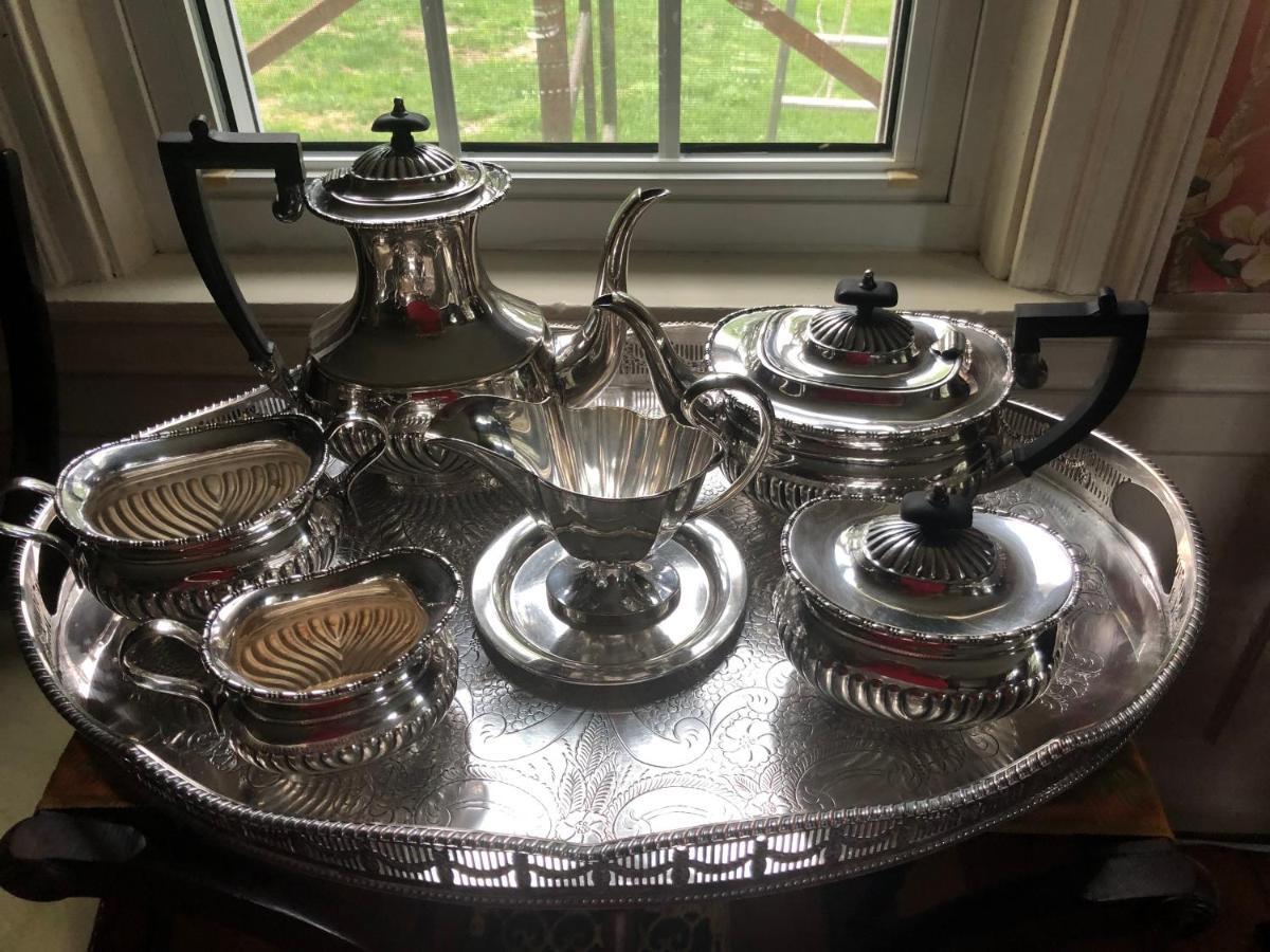 Silvershell Inn Marion Екстериор снимка